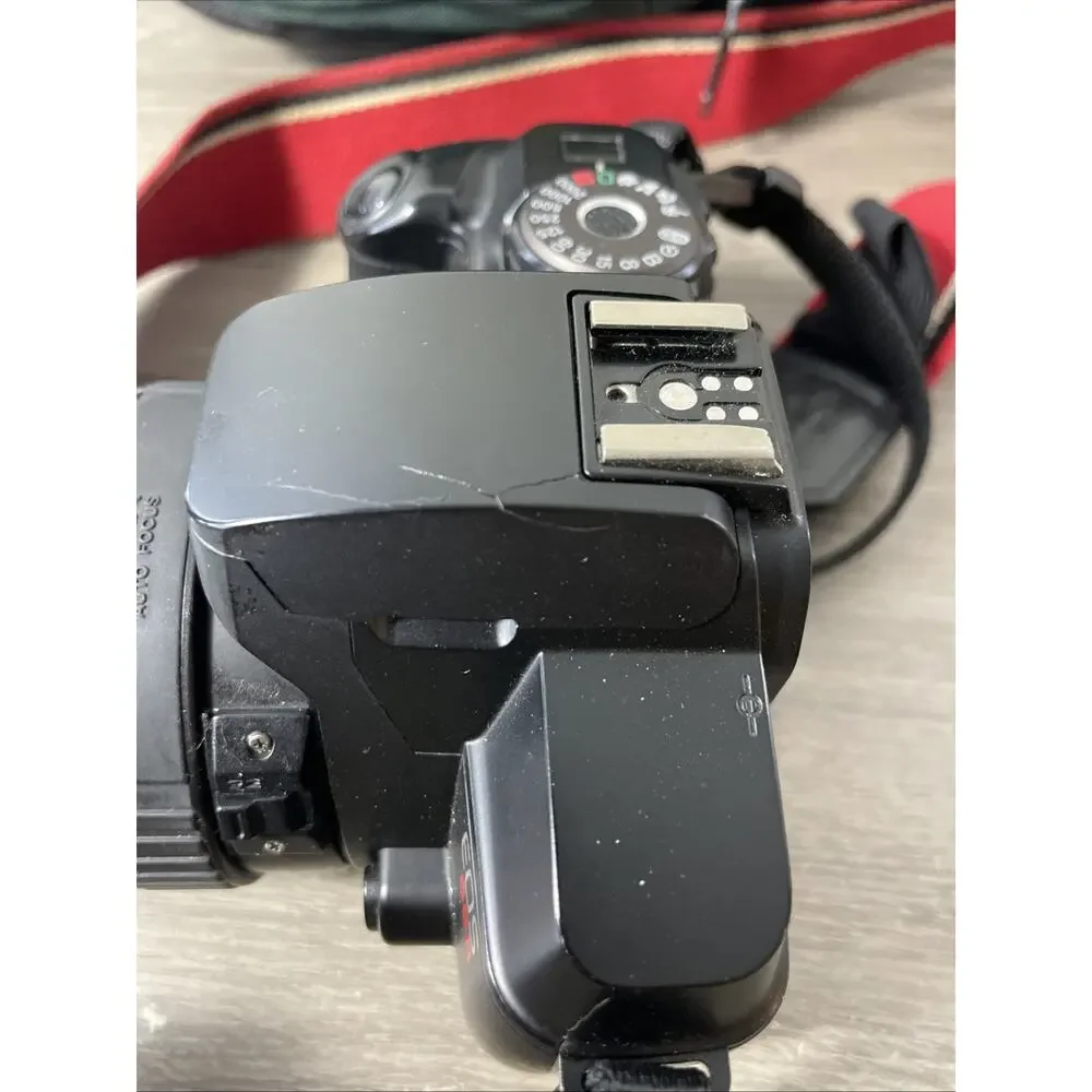 Canon EOS 888 35mm SLR Film Camera Kit w/ Sigma 35-80mm Lens & Lowepro Bag